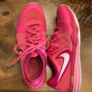 Nike Dual Fusion TR3 in pink size 7.